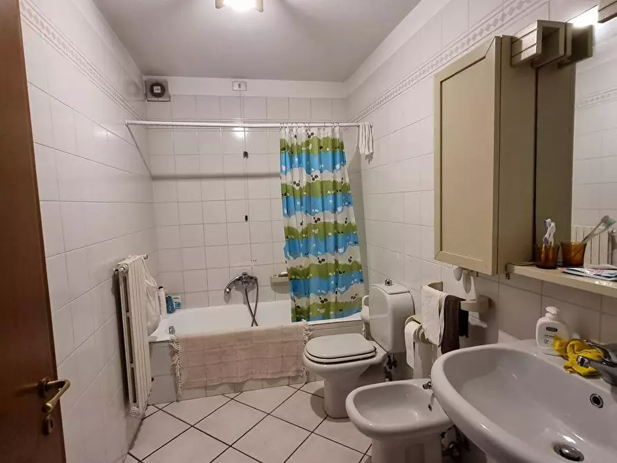 Immagine 35 di Villa in vendita  a Massa