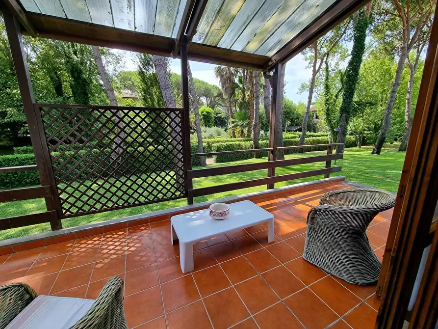 Immagine 10 di Villa in vendita  a Massa