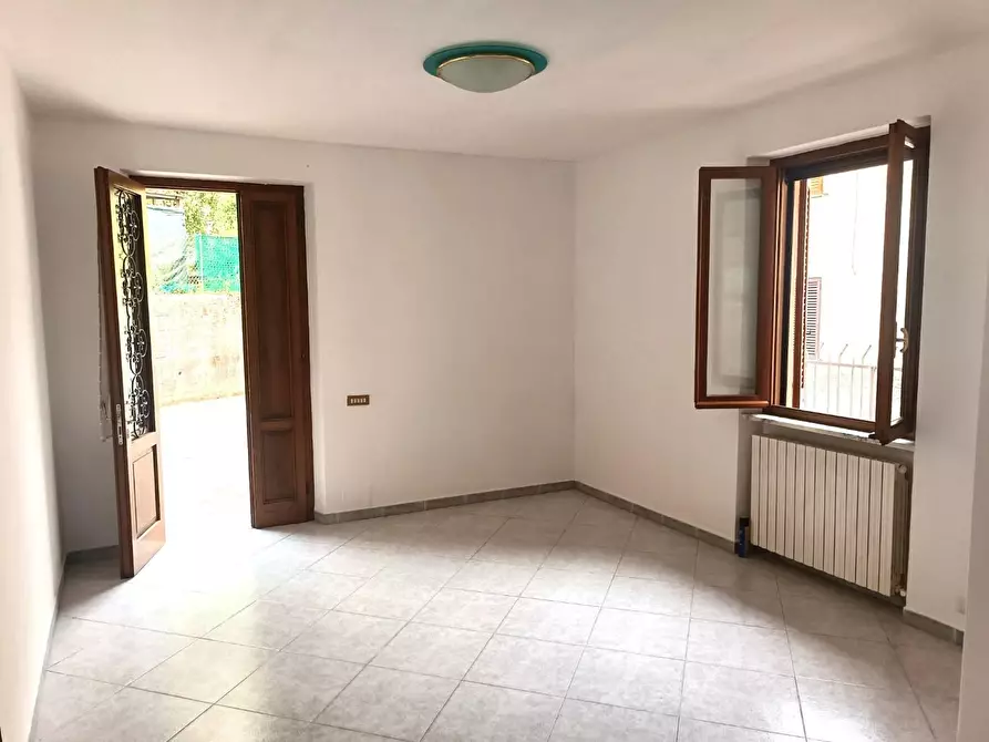 Immagine 4 di Appartamento in vendita  a Gallicano