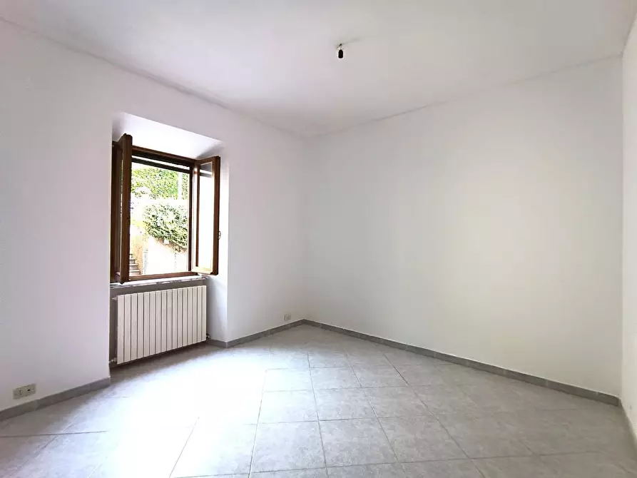 Immagine 9 di Appartamento in vendita  a Gallicano