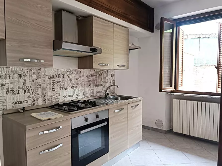 Immagine 8 di Appartamento in vendita  a Gallicano