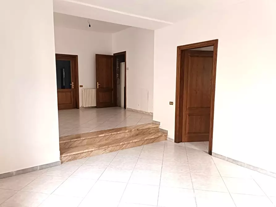 Immagine 2 di Appartamento in vendita  a Gallicano