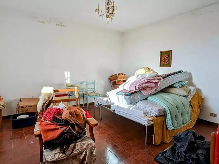 Immagine 13 di Casa indipendente in vendita  a Ortonovo