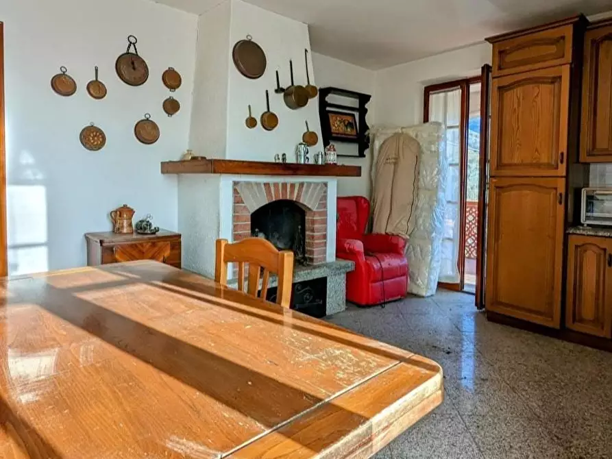 Immagine 4 di Casa indipendente in vendita  a Ortonovo