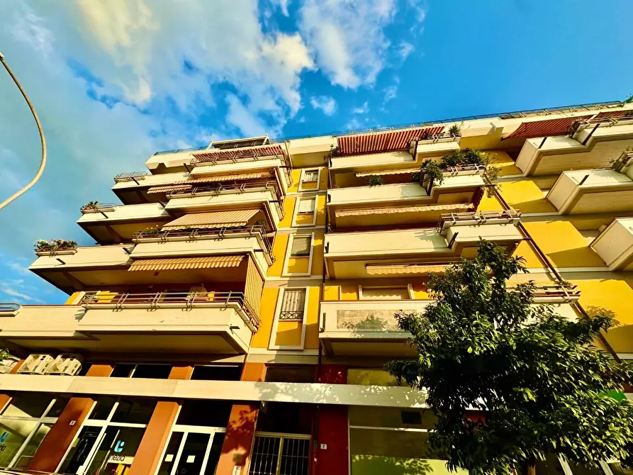 Immagine 2 di Appartamento in vendita  a Massa