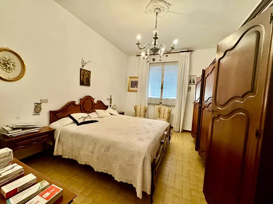 Immagine 12 di Appartamento in vendita  a Massa