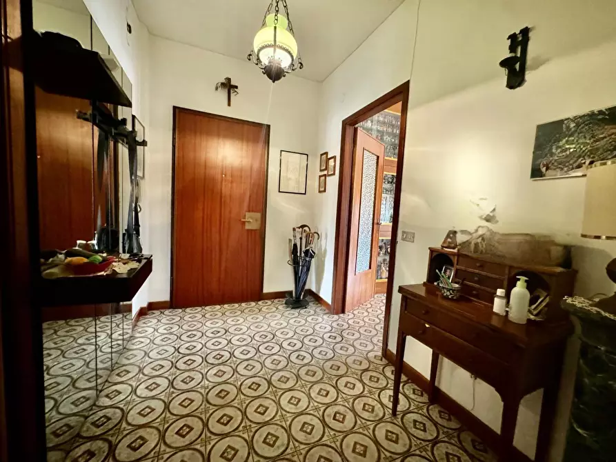 Immagine 8 di Appartamento in vendita  a Massa