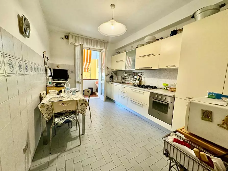 Immagine 10 di Appartamento in vendita  a Massa