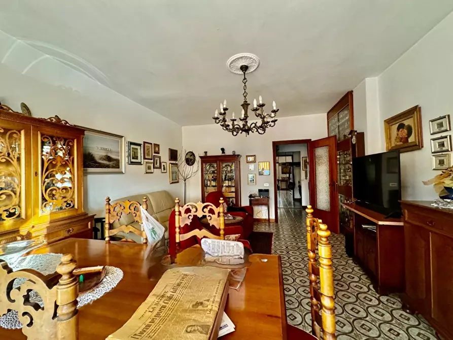 Immagine 7 di Appartamento in vendita  a Massa