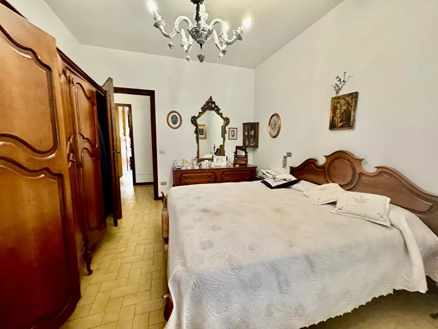 Immagine 13 di Appartamento in vendita  a Massa