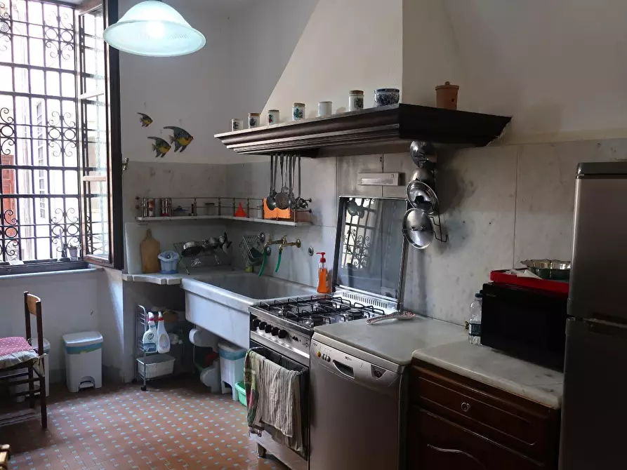 Immagine 17 di Appartamento in vendita  a Carrara