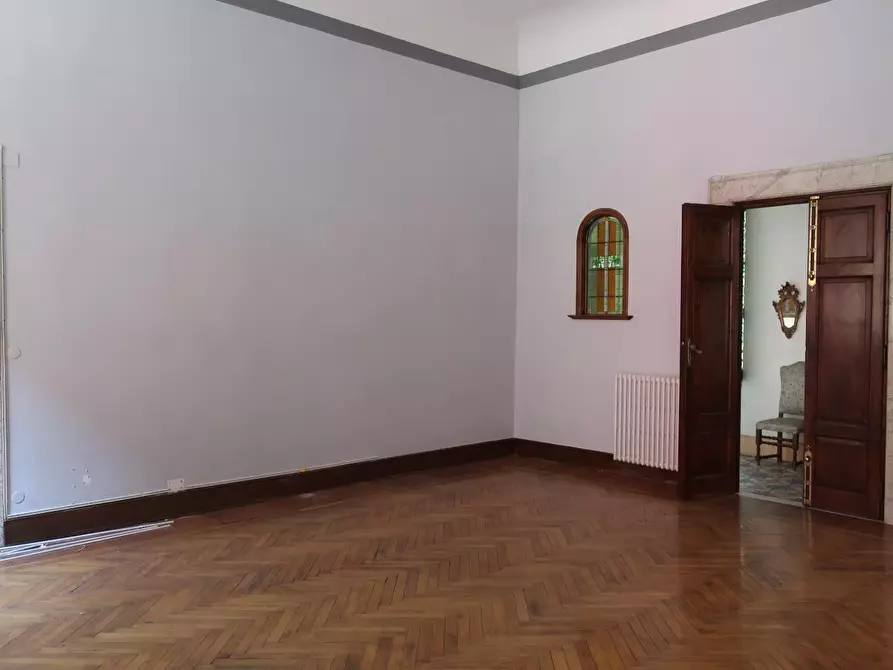 Immagine 4 di Appartamento in vendita  a Carrara