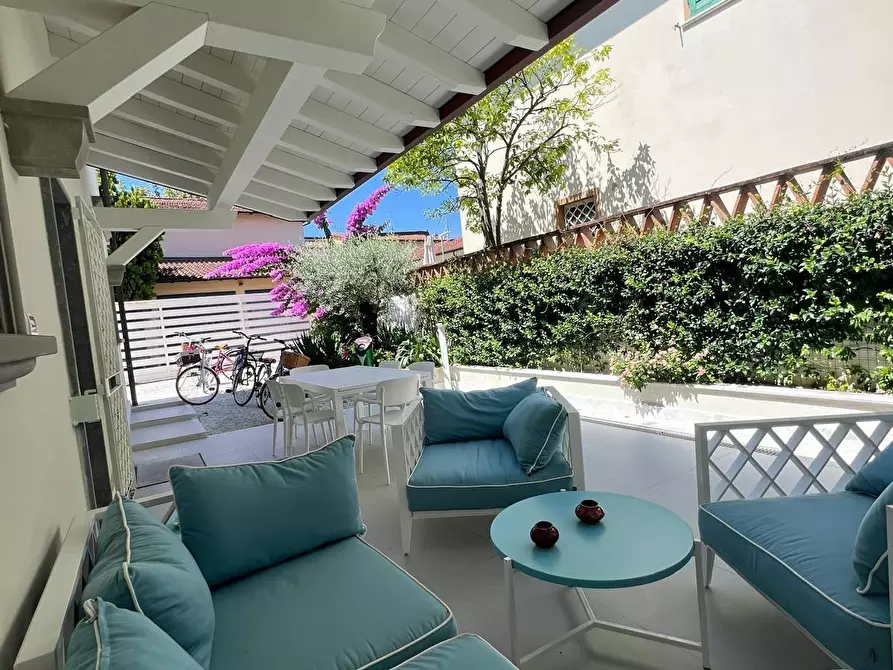 Immagine 28 di Villa in affitto  a Forte Dei Marmi
