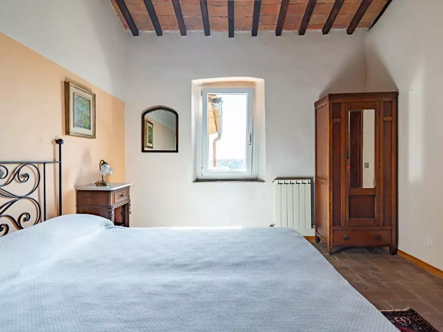 Immagine 37 di Casa colonica in vendita  a Vinci