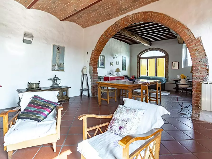 Immagine 14 di Casa colonica in vendita  a Vinci