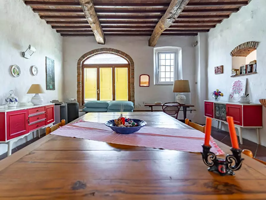 Immagine 17 di Casa colonica in vendita  a Vinci
