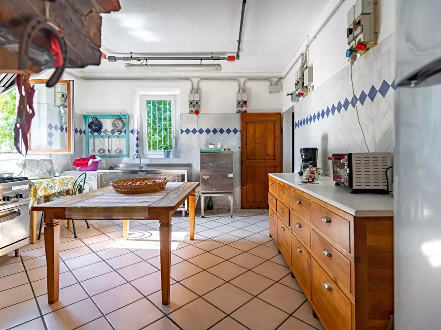 Immagine 27 di Casa colonica in vendita  a Vinci