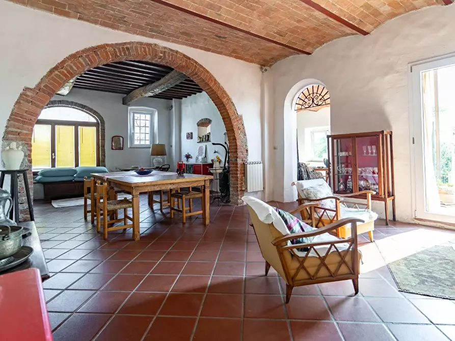 Immagine 13 di Casa colonica in vendita  a Vinci