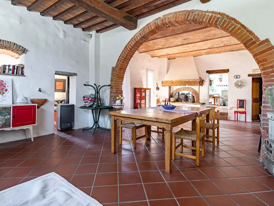 Immagine 15 di Casa colonica in vendita  a Vinci