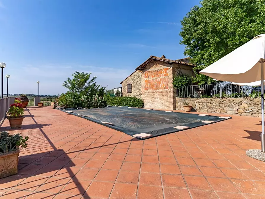 Immagine 11 di Casa colonica in vendita  a Vinci