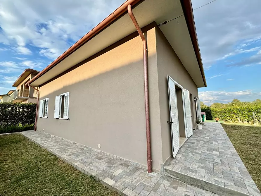 Immagine 8 di Villa in vendita  a Ponsacco