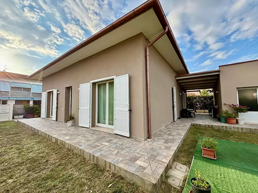 Immagine 6 di Villa in vendita  a Ponsacco