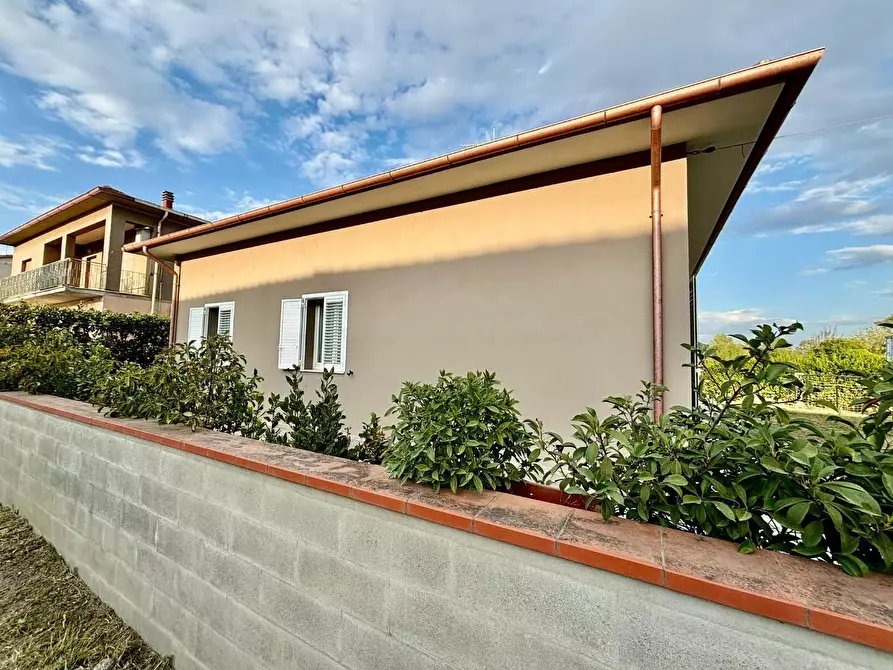 Immagine 7 di Villa in vendita  a Ponsacco