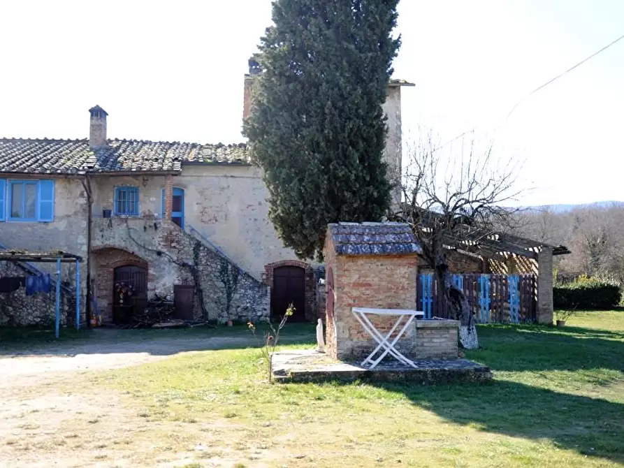 Immagine 52 di Casa colonica in vendita  a Monteriggioni