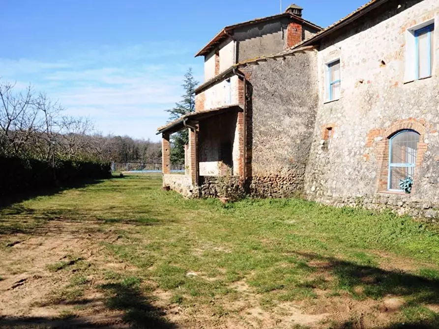 Immagine 30 di Casa colonica in vendita  a Monteriggioni