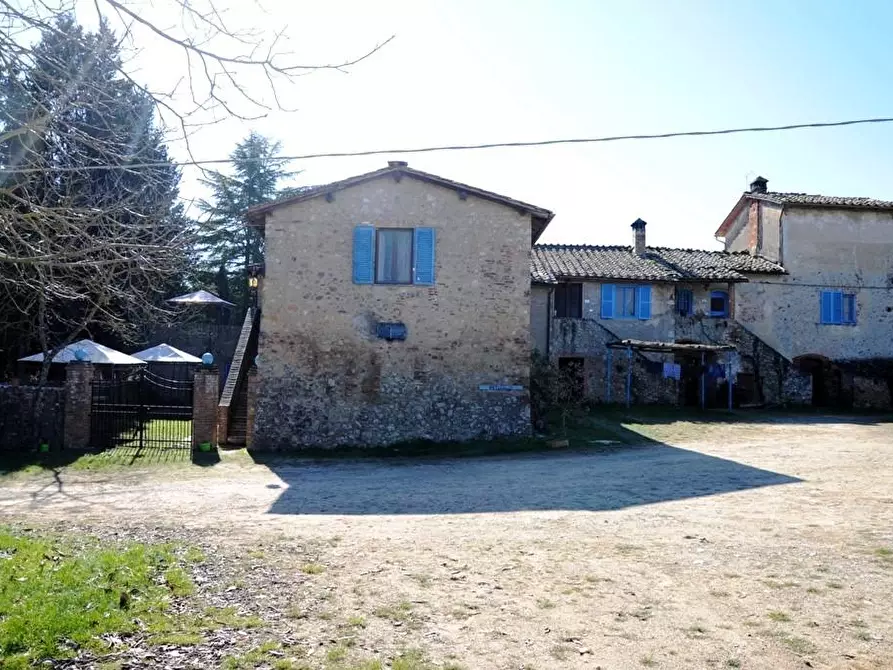 Immagine 53 di Casa colonica in vendita  a Monteriggioni