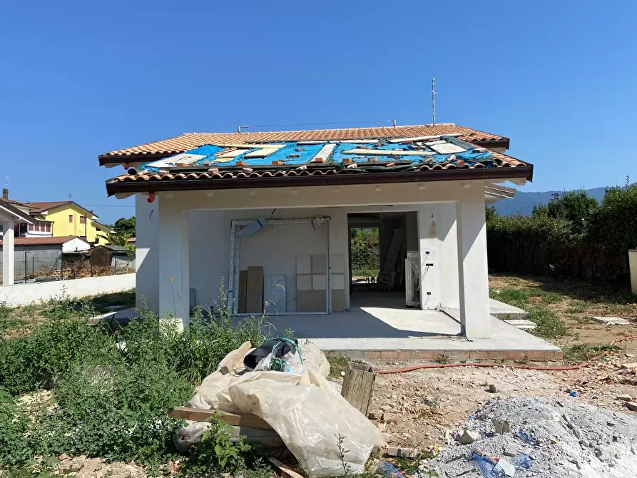 Immagine 21 di Villa in vendita  a Capannori