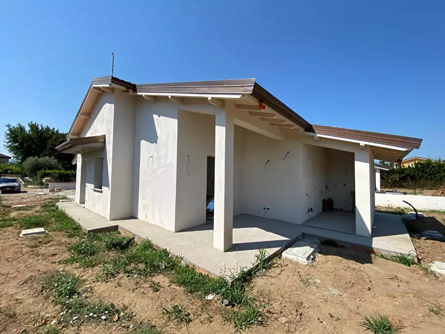 Immagine 12 di Villa in vendita  a Capannori