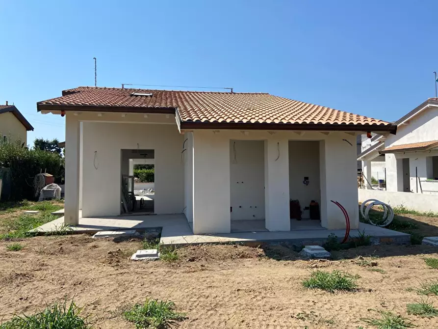 Immagine 24 di Villa in vendita  a Capannori