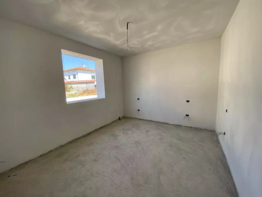 Immagine 17 di Villa in vendita  a Capannori