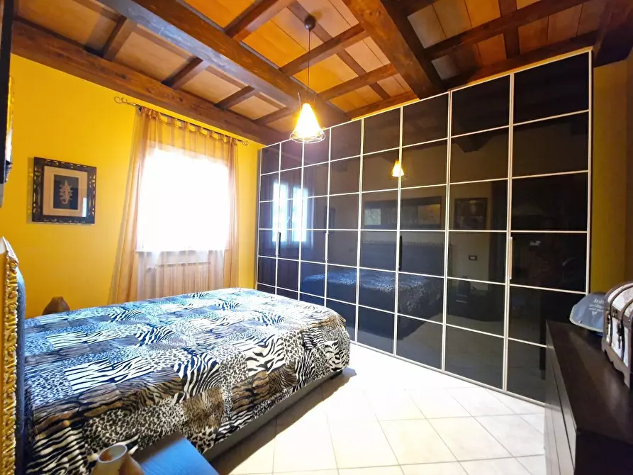 Immagine 14 di Casa semindipendente in vendita  a Carrara