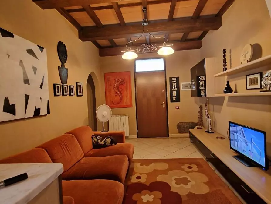 Immagine 3 di Casa semindipendente in vendita  a Carrara