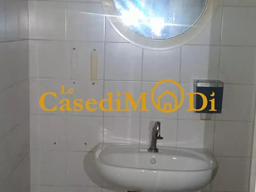 Immagine 7 di Locale commerciale in vendita  a Collesalvetti