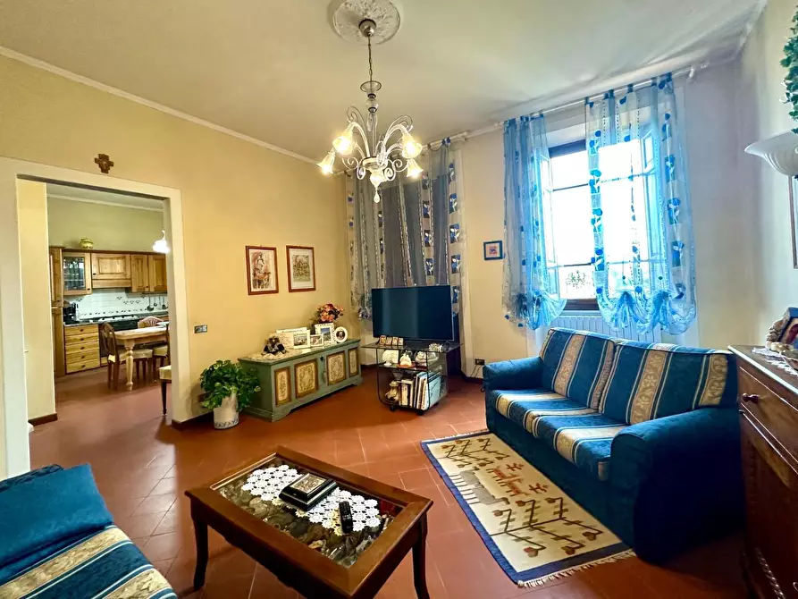 Immagine 12 di Villa in vendita  a Capannori