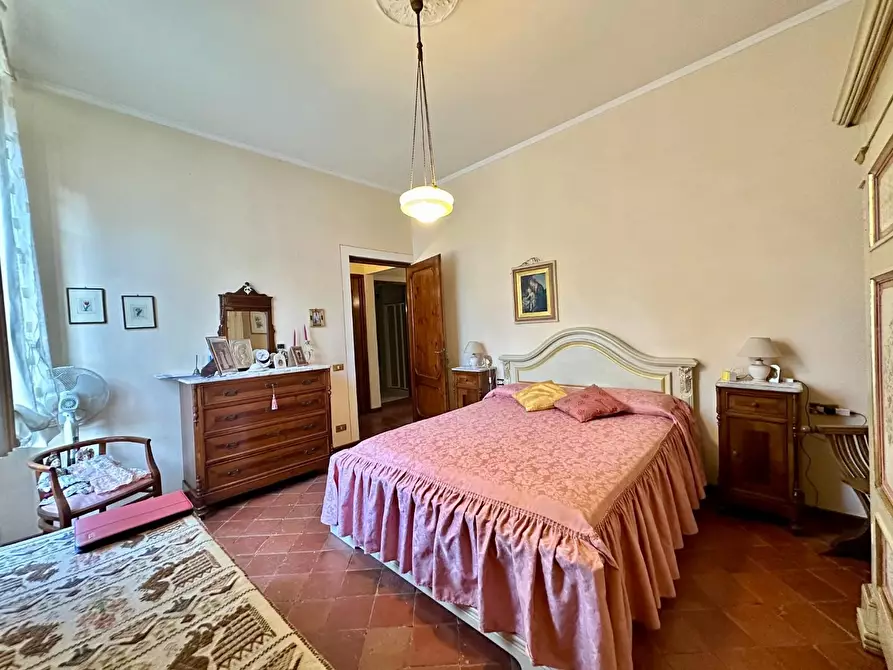 Immagine 14 di Villa in vendita  a Capannori