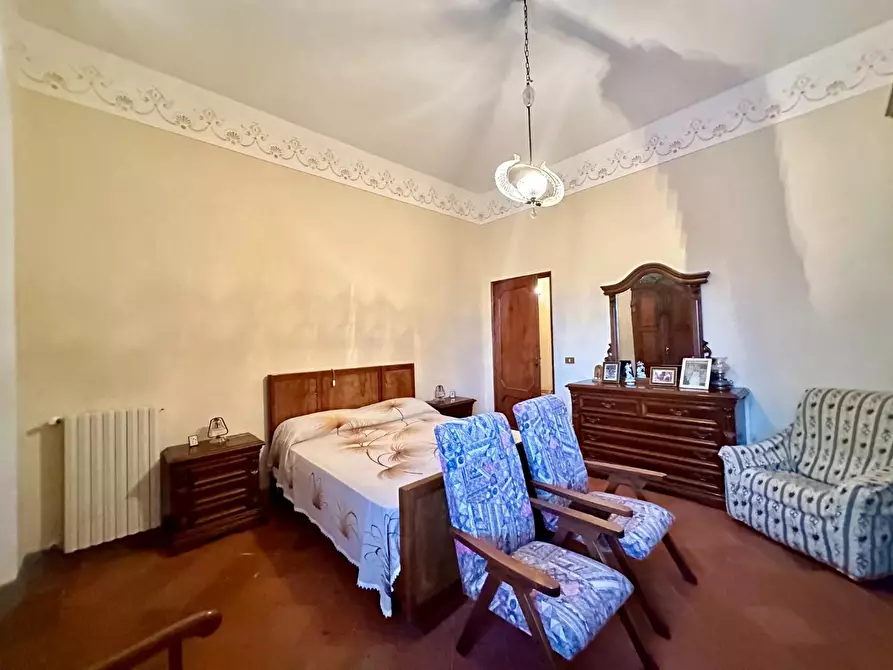 Immagine 9 di Villa in vendita  a Capannori