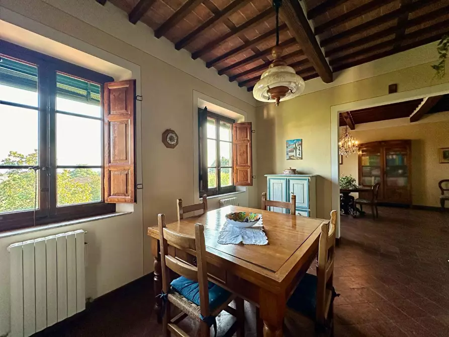 Immagine 21 di Villa in vendita  a Capannori