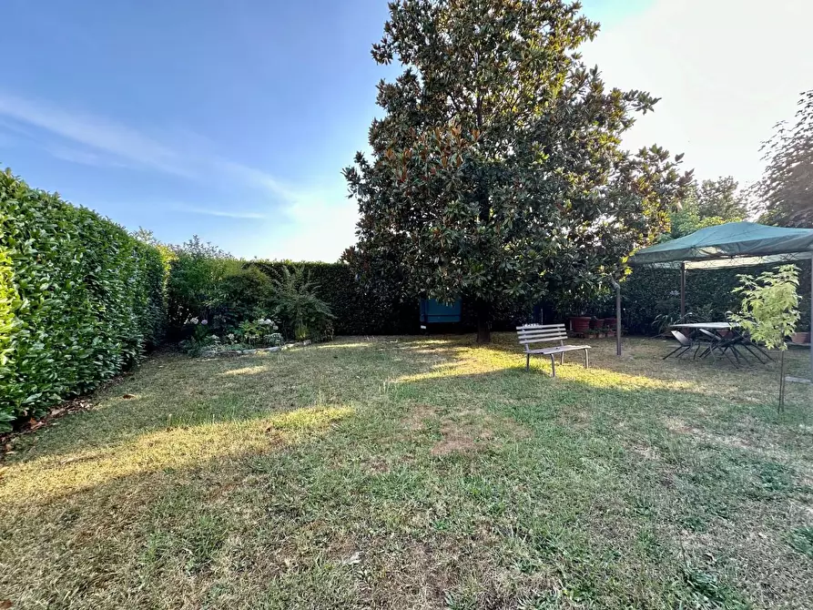 Immagine 30 di Villa in vendita  a Capannori