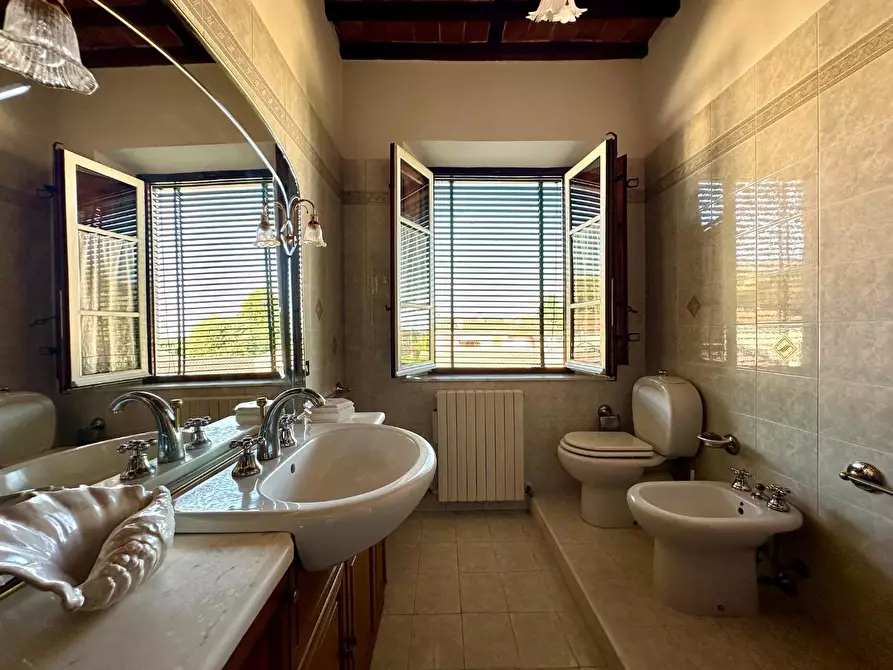 Immagine 26 di Villa in vendita  a Capannori