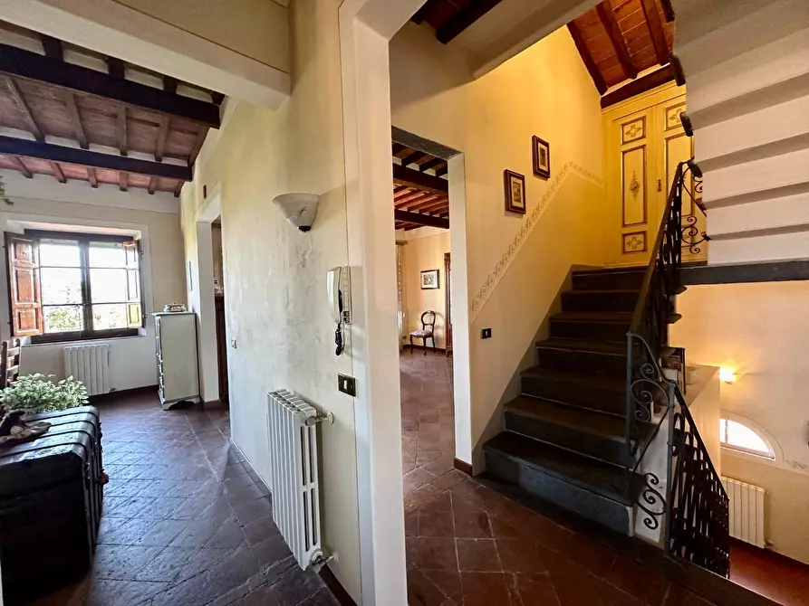 Immagine 11 di Villa in vendita  a Capannori