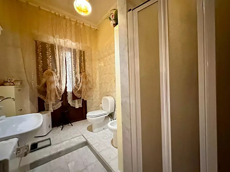 Immagine 17 di Villa in vendita  a Capannori