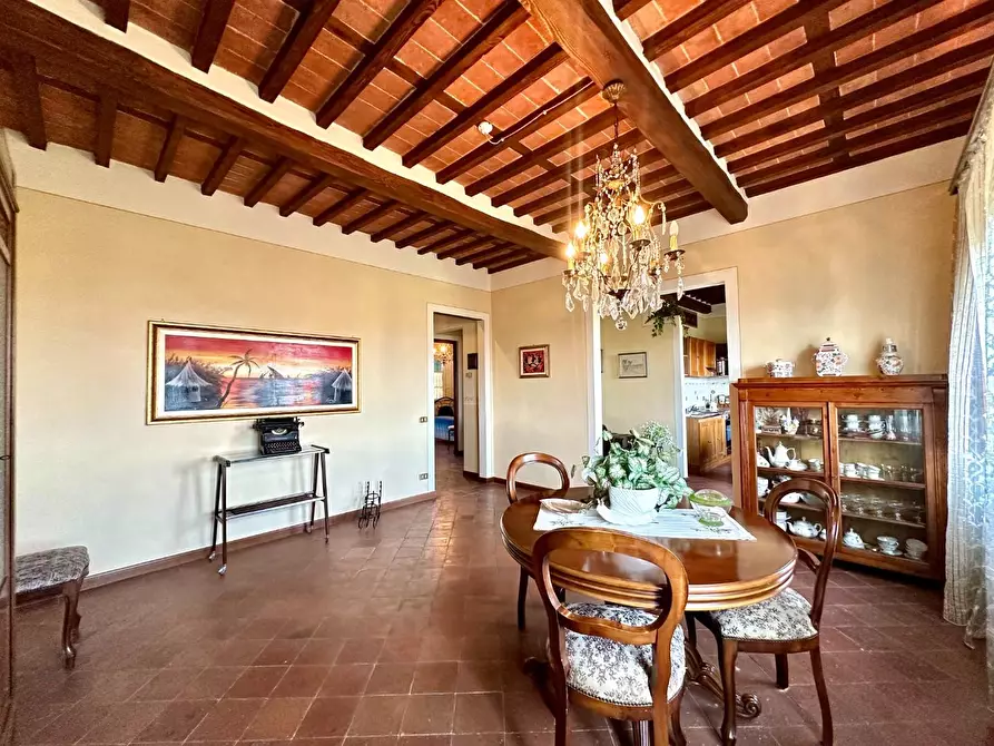 Immagine 19 di Villa in vendita  a Capannori