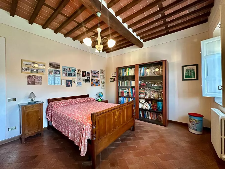 Immagine 22 di Villa in vendita  a Capannori