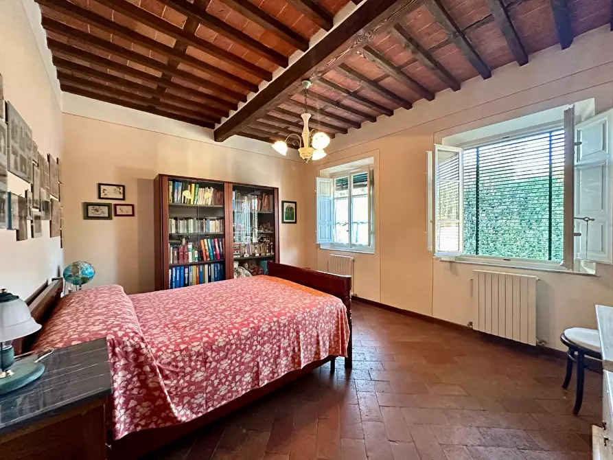 Immagine 23 di Villa in vendita  a Capannori