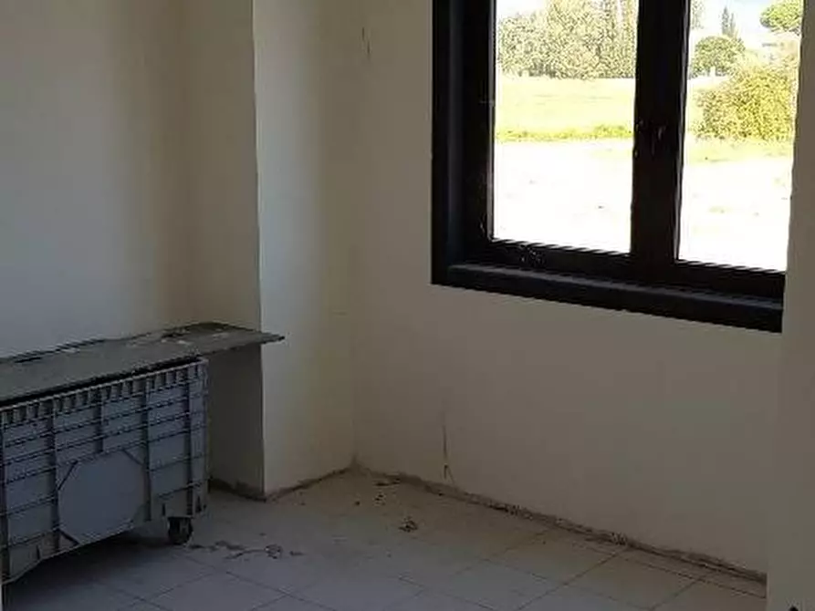 Immagine 10 di Ufficio in vendita  a Calcinaia