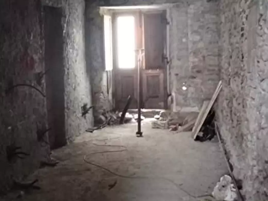 Immagine 2 di Appartamento in vendita  a Massa